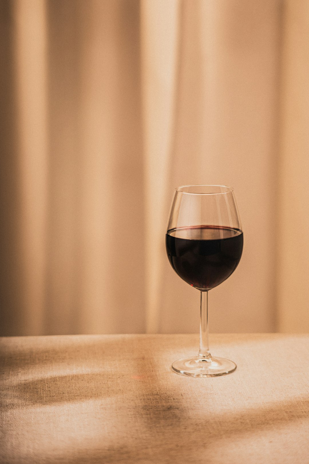 clear-wine-glass-with-red-wine-lq5o5boye-8