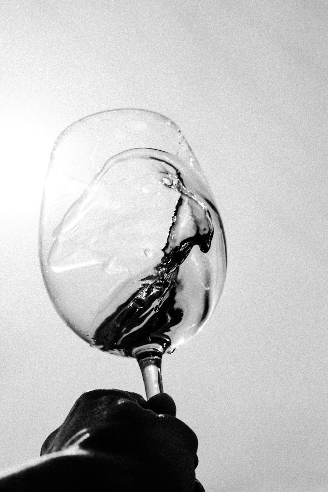 clear-wine-glass-with-water-irghdetizaq